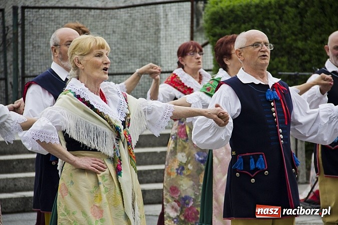Zdjęcie w galerii na portalu naszraciborz.pl: RCK rozpoczął raciborską majówkę wiadomości z regionu