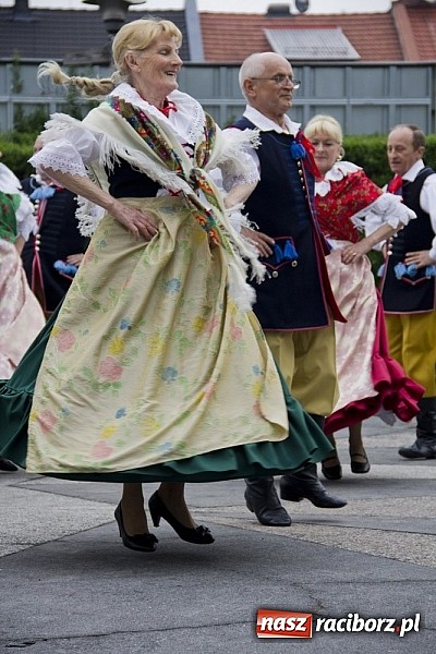 Zdjęcie w galerii na portalu naszraciborz.pl: RCK rozpoczął raciborską majówkę wiadomości z regionu