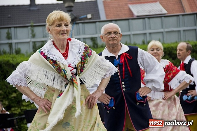 Zdjęcie w galerii na portalu naszraciborz.pl: RCK rozpoczął raciborską majówkę wiadomości z regionu