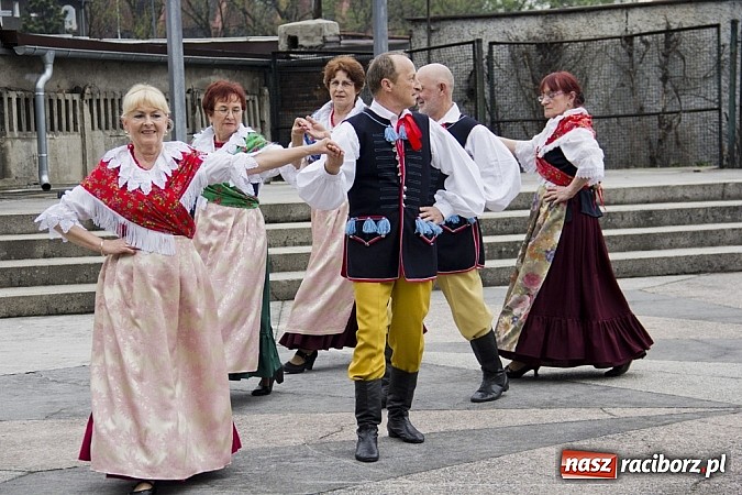 Zdjęcie w galerii na portalu naszraciborz.pl: RCK rozpoczął raciborską majówkę wiadomości z regionu