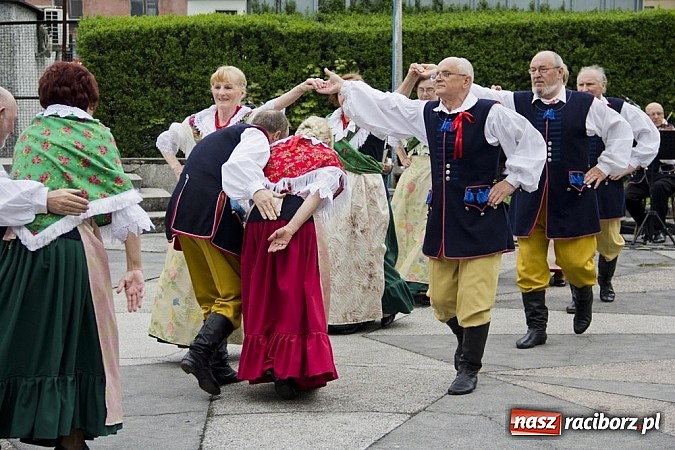 Zdjęcie w galerii na portalu naszraciborz.pl: RCK rozpoczął raciborską majówkę wiadomości z regionu