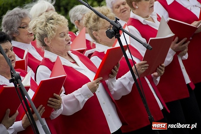 Zdjęcie w galerii na portalu naszraciborz.pl: RCK rozpoczął raciborską majówkę wiadomości z regionu