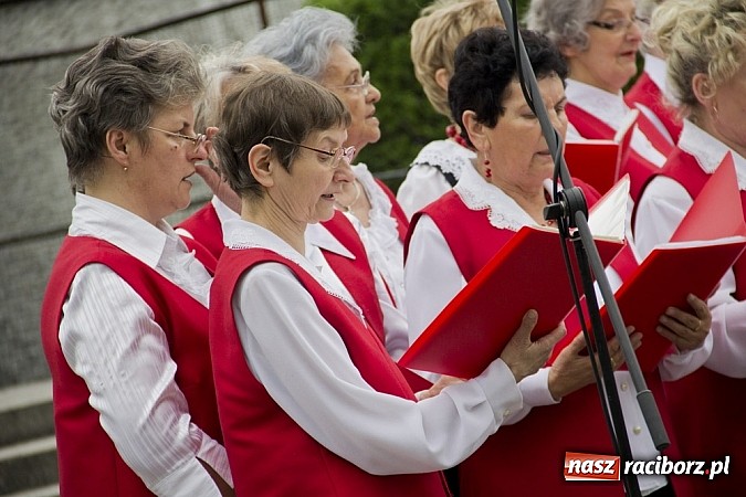 Zdjęcie w galerii na portalu naszraciborz.pl: RCK rozpoczął raciborską majówkę wiadomości z regionu