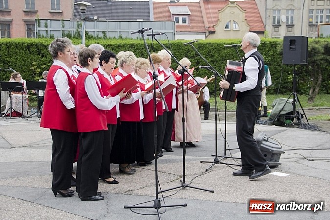 Zdjęcie w galerii na portalu naszraciborz.pl: RCK rozpoczął raciborską majówkę wiadomości z regionu
