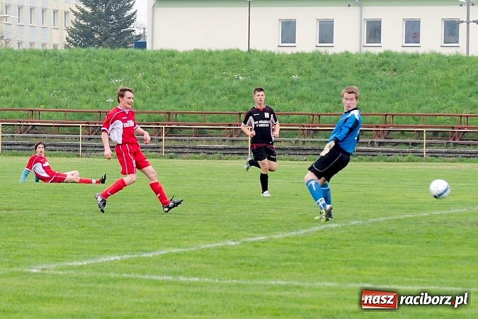 Zdjęcie w galerii na portalu naszraciborz.pl: Juniorzy Rafako rycerzami wiosny. Hat-trick Michała Konieczko wiadomości z regionu