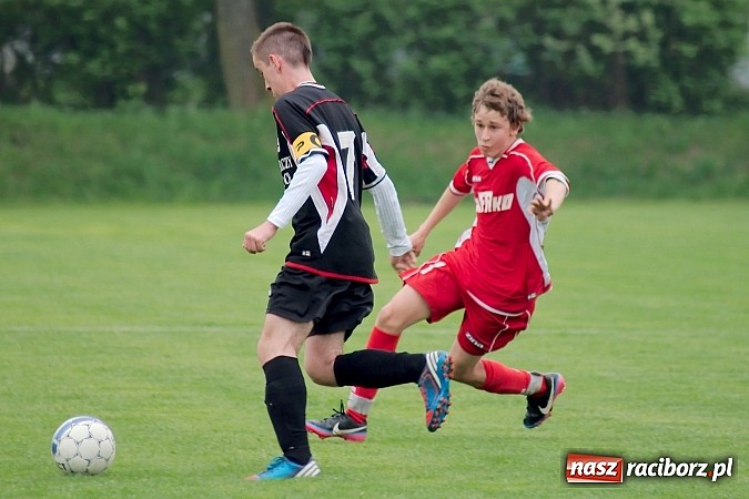 Zdjęcie w galerii na portalu naszraciborz.pl: Juniorzy Rafako rycerzami wiosny. Hat-trick Michała Konieczko wiadomości z regionu