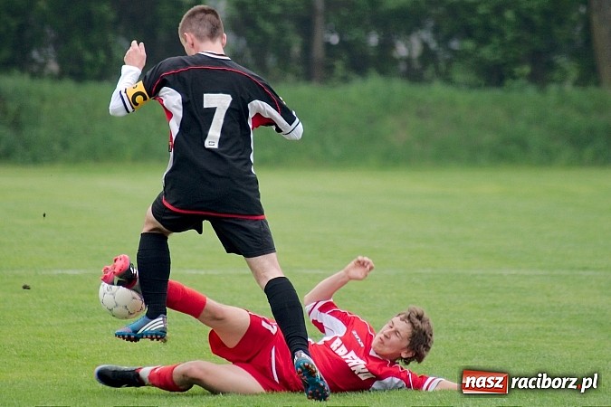 Zdjęcie w galerii na portalu naszraciborz.pl: Juniorzy Rafako rycerzami wiosny. Hat-trick Michała Konieczko wiadomości z regionu