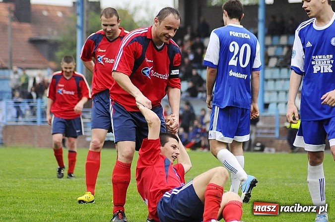 Zdjęcie w galerii na portalu naszraciborz.pl: Unici zniszczyli Fortecę wiadomości z regionu