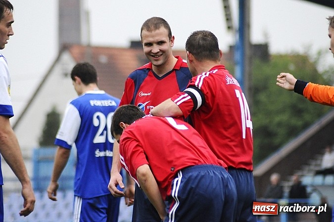 Zdjęcie w galerii na portalu naszraciborz.pl: Unici zniszczyli Fortecę wiadomości z regionu