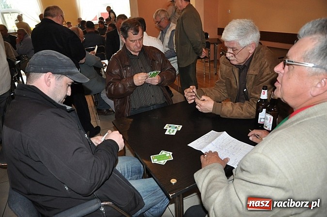 Zdjęcie w galerii na portalu naszraciborz.pl: W remizie w Nędzy zagrali w skata wiadomości z regionu