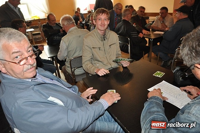 Zdjęcie w galerii na portalu naszraciborz.pl: W remizie w Nędzy zagrali w skata wiadomości z regionu