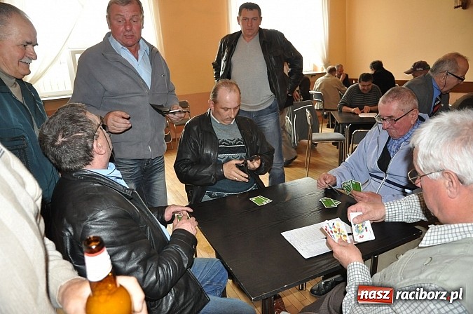 Zdjęcie w galerii na portalu naszraciborz.pl: W remizie w Nędzy zagrali w skata wiadomości z regionu