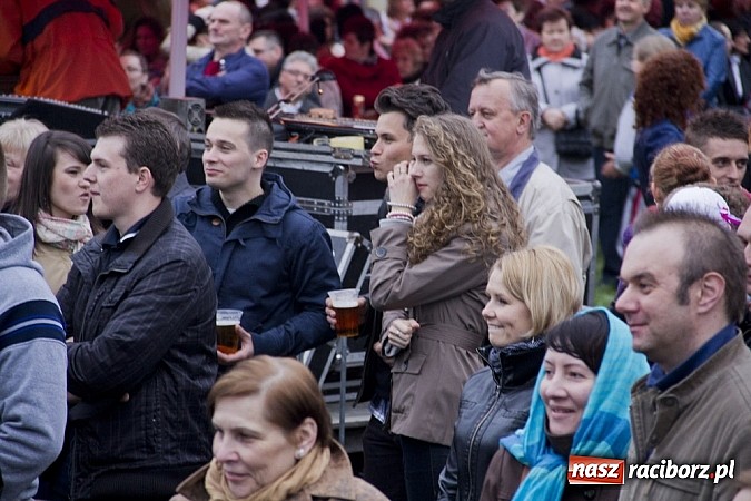 Zdjęcie w galerii na portalu naszraciborz.pl: Pierwszy dzień majówki w Nędzy wiadomości z regionu