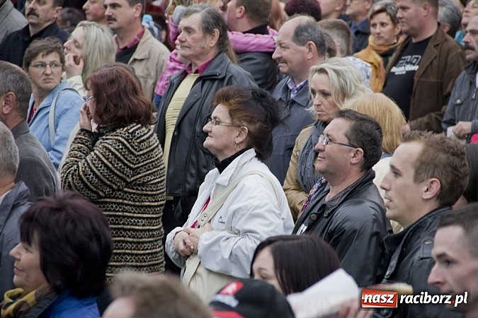 Zdjęcie w galerii na portalu naszraciborz.pl: Pierwszy dzień majówki w Nędzy wiadomości z regionu