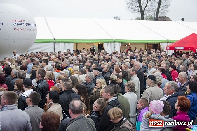 Zdjęcie w galerii na portalu naszraciborz.pl: Pierwszy dzień majówki w Nędzy wiadomości z regionu