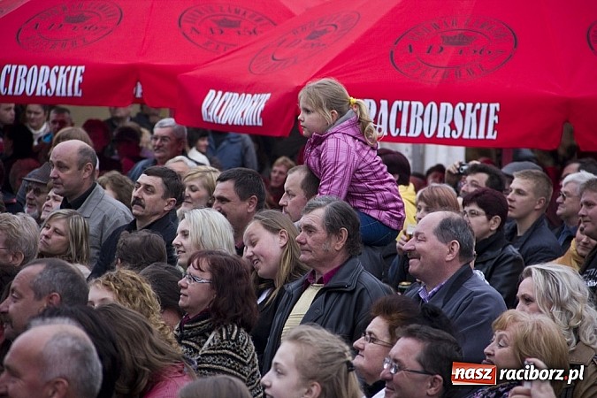 Zdjęcie w galerii na portalu naszraciborz.pl: Pierwszy dzień majówki w Nędzy wiadomości z regionu