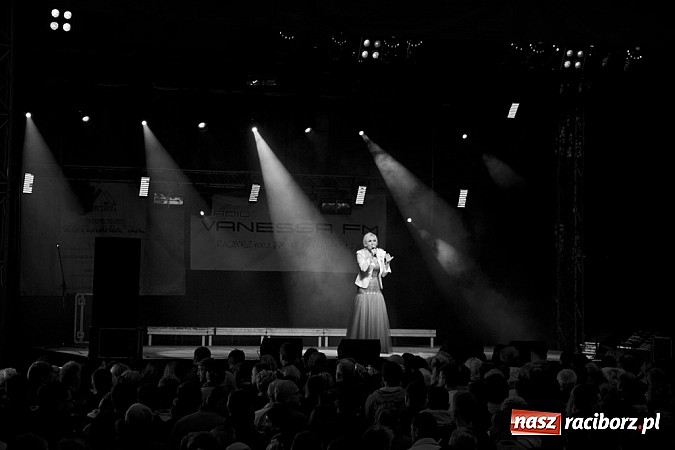 Zdjęcie w galerii na portalu naszraciborz.pl: Pierwszy dzień majówki w Nędzy wiadomości z regionu