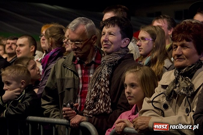 Zdjęcie w galerii na portalu naszraciborz.pl: Pierwszy dzień majówki w Nędzy wiadomości z regionu