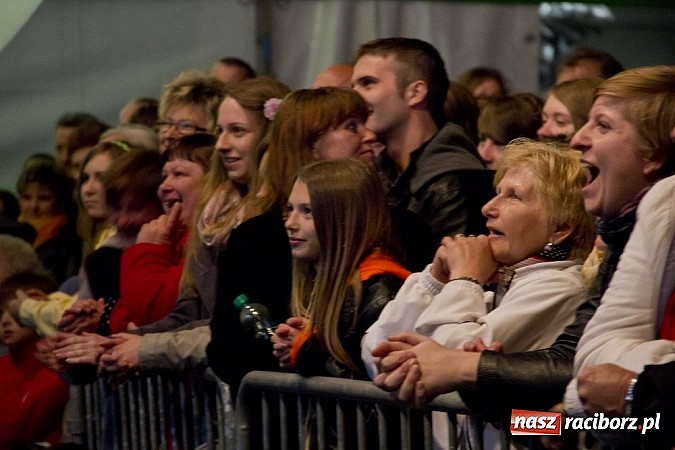 Zdjęcie w galerii na portalu naszraciborz.pl: Pierwszy dzień majówki w Nędzy wiadomości z regionu