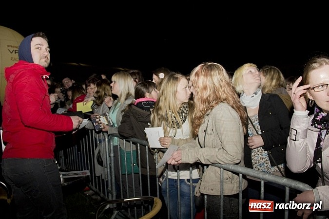 Zdjęcie w galerii na portalu naszraciborz.pl: Pierwszy dzień majówki w Nędzy wiadomości z regionu