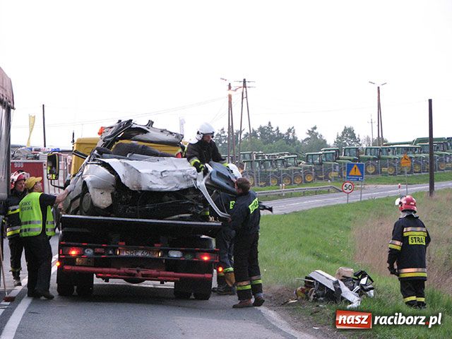 Zdjęcie w galerii na portalu naszraciborz.pl: Tragedia na drodze w Rudniku wiadomości z regionu