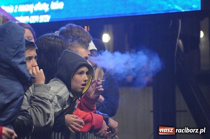 Zdjęcie w galerii na portalu naszraciborz.pl: Big Cyc na majówce w Nędzy, czyli Ruski keczap w strugach deszczu wiadomości z regionu