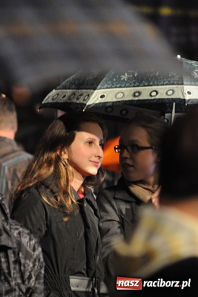 Zdjęcie w galerii na portalu naszraciborz.pl: Big Cyc na majówce w Nędzy, czyli Ruski keczap w strugach deszczu wiadomości z regionu