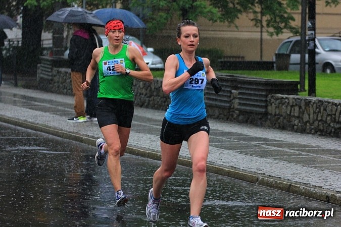 Zdjęcie w galerii na portalu naszraciborz.pl: Deszczowy i rekordowy Bieg bez granic wiadomości z regionu