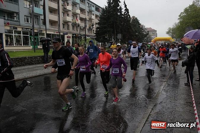 Zdjęcie w galerii na portalu naszraciborz.pl: Deszczowy i rekordowy Bieg bez granic wiadomości z regionu