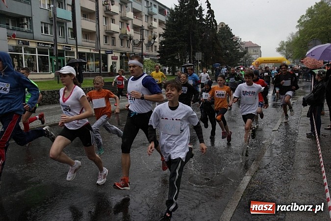 Zdjęcie w galerii na portalu naszraciborz.pl: Deszczowy i rekordowy Bieg bez granic wiadomości z regionu