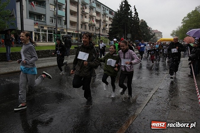 Zdjęcie w galerii na portalu naszraciborz.pl: Deszczowy i rekordowy Bieg bez granic wiadomości z regionu