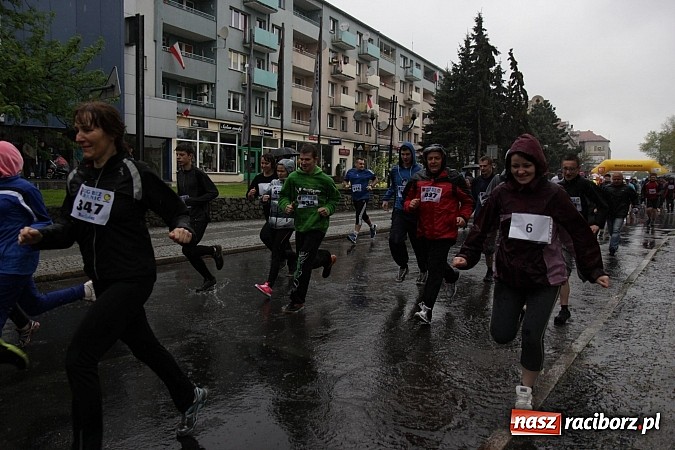 Zdjęcie w galerii na portalu naszraciborz.pl: Deszczowy i rekordowy Bieg bez granic wiadomości z regionu