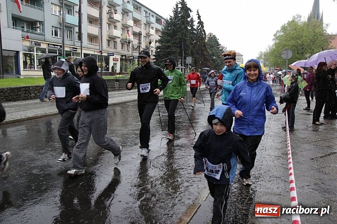 Zdjęcie w galerii na portalu naszraciborz.pl: Deszczowy i rekordowy Bieg bez granic wiadomości z regionu