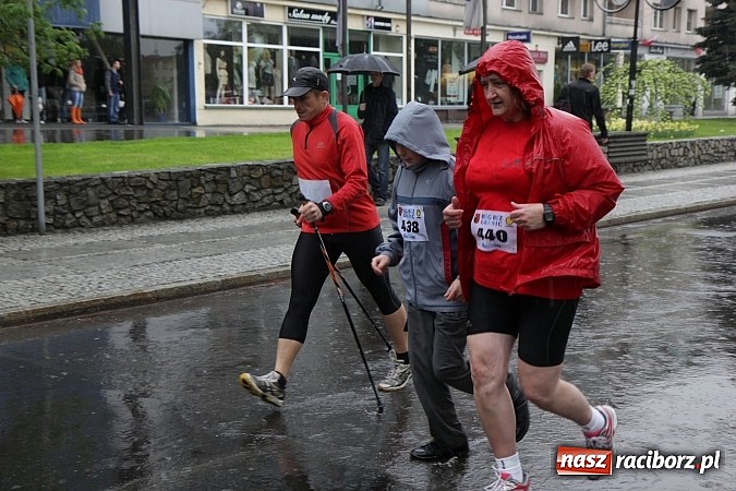 Zdjęcie w galerii na portalu naszraciborz.pl: Deszczowy i rekordowy Bieg bez granic wiadomości z regionu