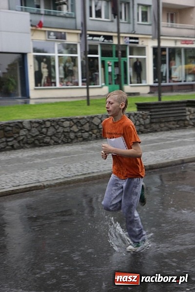 Zdjęcie w galerii na portalu naszraciborz.pl: Deszczowy i rekordowy Bieg bez granic wiadomości z regionu