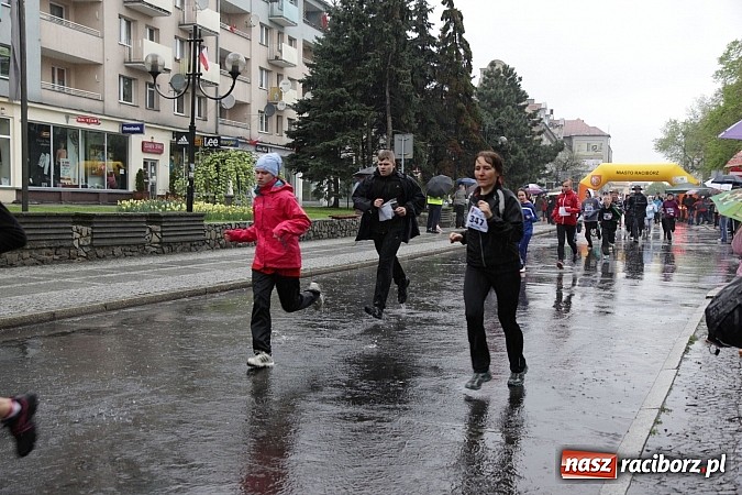 Zdjęcie w galerii na portalu naszraciborz.pl: Deszczowy i rekordowy Bieg bez granic wiadomości z regionu