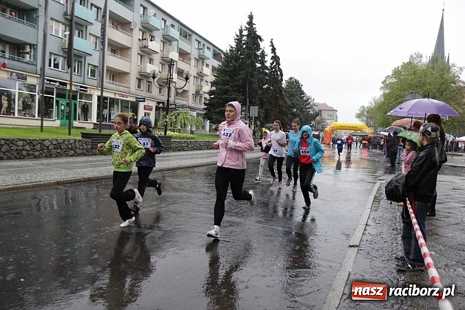 Zdjęcie w galerii na portalu naszraciborz.pl: Deszczowy i rekordowy Bieg bez granic wiadomości z regionu