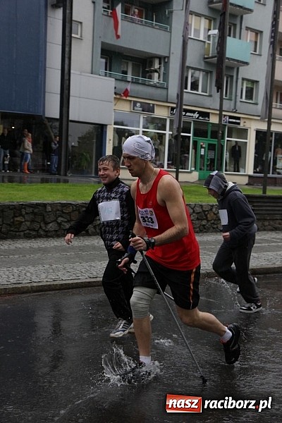 Zdjęcie w galerii na portalu naszraciborz.pl: Deszczowy i rekordowy Bieg bez granic wiadomości z regionu
