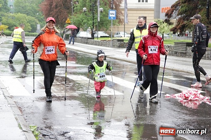 Zdjęcie w galerii na portalu naszraciborz.pl: Deszczowy i rekordowy Bieg bez granic wiadomości z regionu