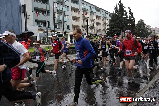 Zdjęcie w galerii na portalu naszraciborz.pl: Deszczowy i rekordowy Bieg bez granic wiadomości z regionu