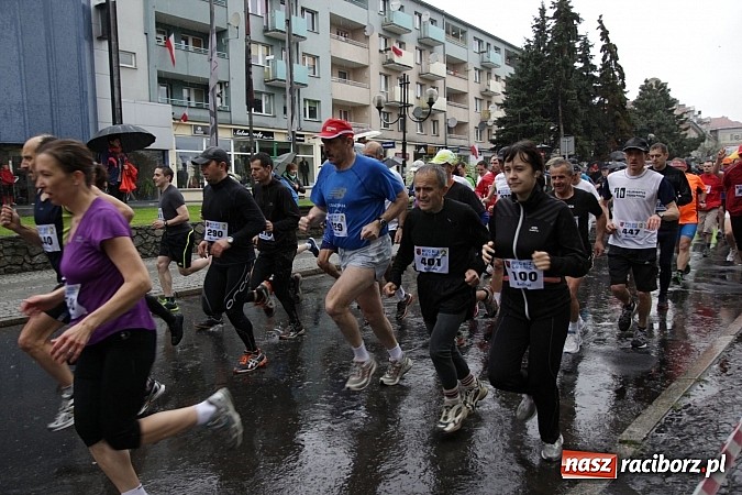 Zdjęcie w galerii na portalu naszraciborz.pl: Deszczowy i rekordowy Bieg bez granic wiadomości z regionu