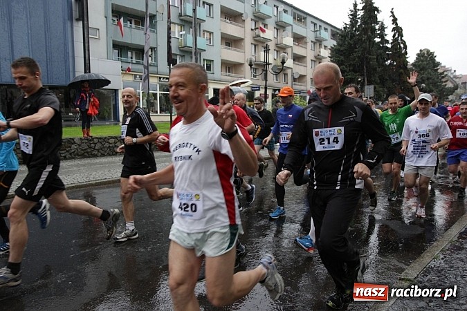 Zdjęcie w galerii na portalu naszraciborz.pl: Deszczowy i rekordowy Bieg bez granic wiadomości z regionu