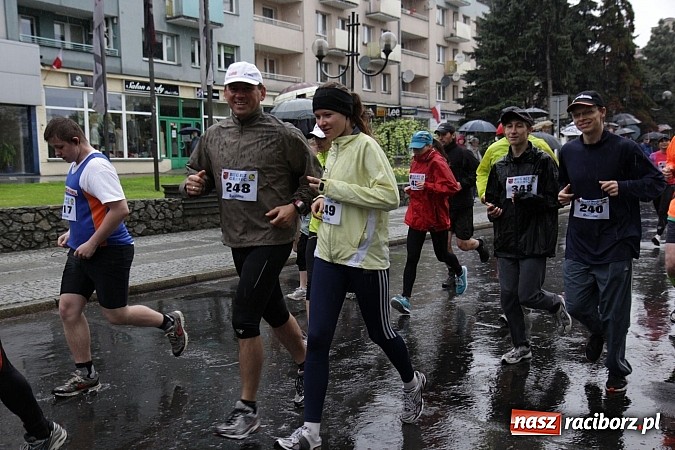 Zdjęcie w galerii na portalu naszraciborz.pl: Deszczowy i rekordowy Bieg bez granic wiadomości z regionu