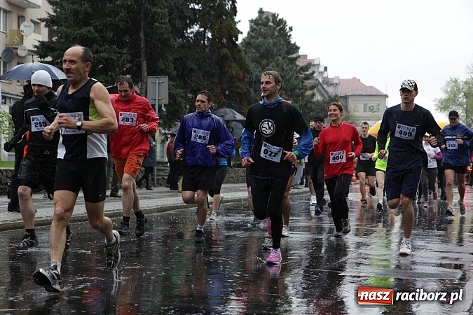 Zdjęcie w galerii na portalu naszraciborz.pl: Deszczowy i rekordowy Bieg bez granic wiadomości z regionu