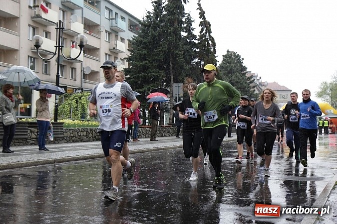 Zdjęcie w galerii na portalu naszraciborz.pl: Deszczowy i rekordowy Bieg bez granic wiadomości z regionu