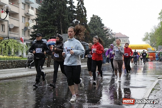 Zdjęcie w galerii na portalu naszraciborz.pl: Deszczowy i rekordowy Bieg bez granic wiadomości z regionu