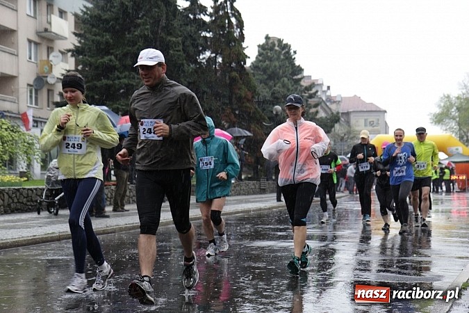 Zdjęcie w galerii na portalu naszraciborz.pl: Deszczowy i rekordowy Bieg bez granic wiadomości z regionu