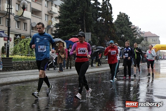Zdjęcie w galerii na portalu naszraciborz.pl: Deszczowy i rekordowy Bieg bez granic wiadomości z regionu