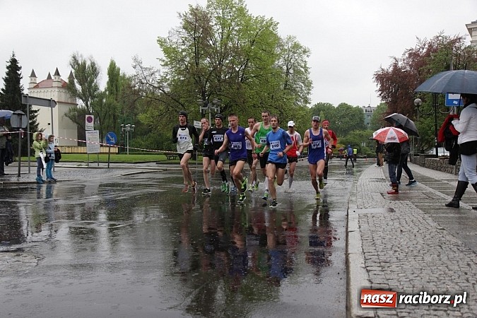 Zdjęcie w galerii na portalu naszraciborz.pl: Deszczowy i rekordowy Bieg bez granic wiadomości z regionu