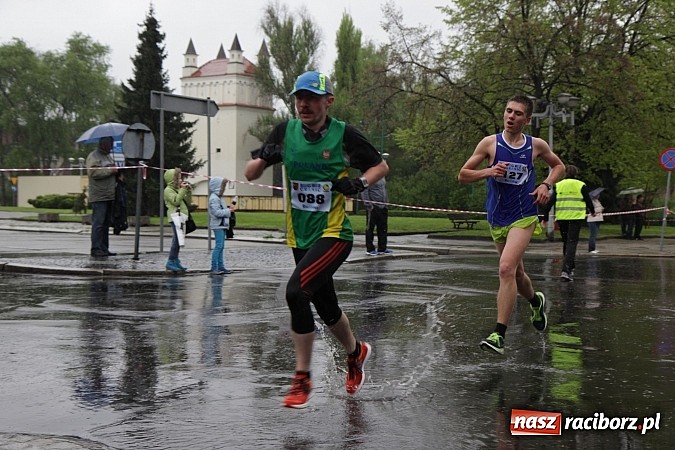 Zdjęcie w galerii na portalu naszraciborz.pl: Deszczowy i rekordowy Bieg bez granic wiadomości z regionu